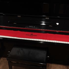 Oostendorp Pianoloper vilt rood met zwarte logo 